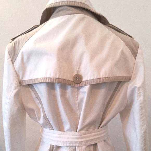 Novelti Elegant Cream Trench Coat, With A Belt. Size Large. Great Condition. - Picture 4 of 9